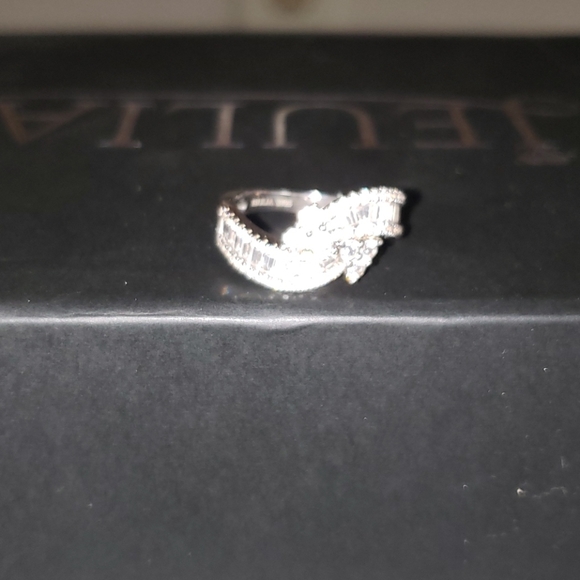 Ring - Picture 2 of 5